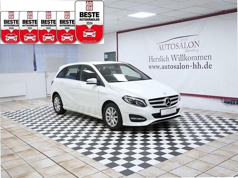 Weiß Gebraucht 2015 Mercedes B180 Style Van / Kleinbus | 15.999 € (Fairer Preis) - Bild 1/4