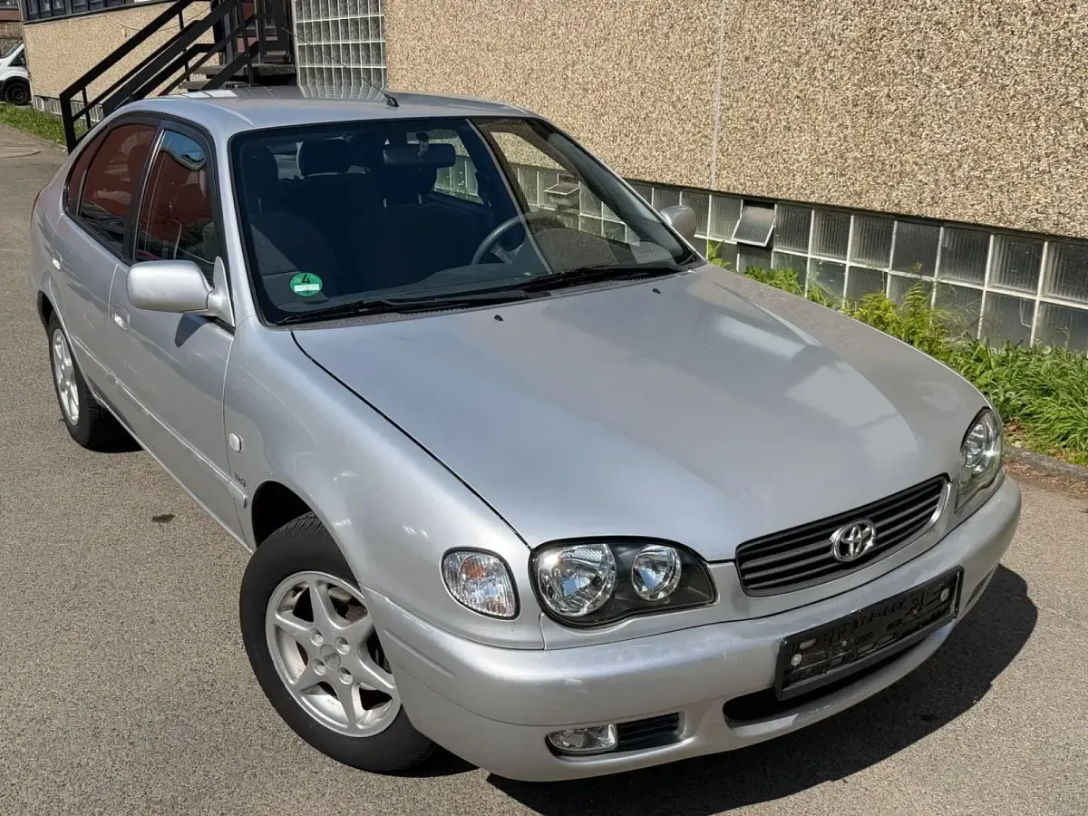 Gebraucht Toyota Corolla Sol 110 PS (80 kW) 2001 Silber Limousine