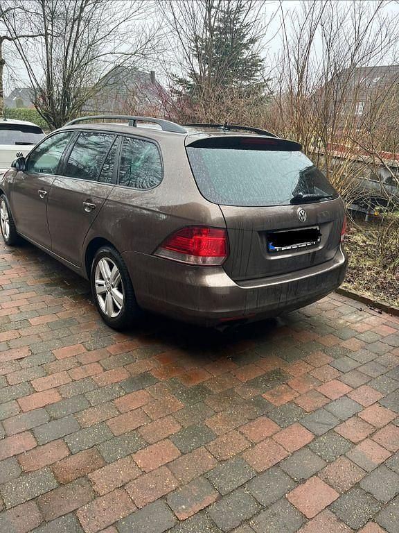 Gebraucht VW Golf VII Match 140 PS (102 kW) 2013 Braun Kombi