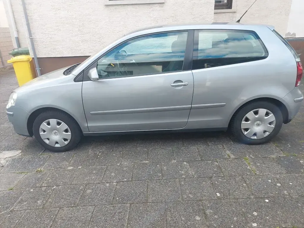 Gebraucht VW Polo Sportline 75 PS (55 kW) 2005 Silber Kleinwagen