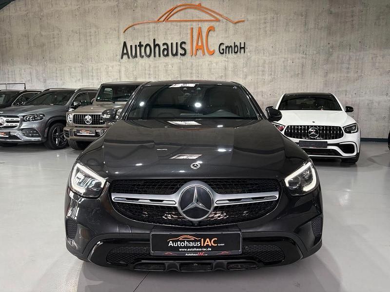Gebraucht Mercedes GLC300 306 PS (225 kW) 2021 Grau Limousine