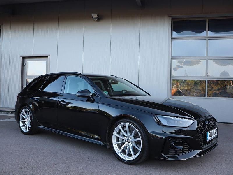 Mythosschwarz Gebraucht 2020 Audi RS4 Sport Kombi | 52.985 € (Guter Preis) - Bild 1/4