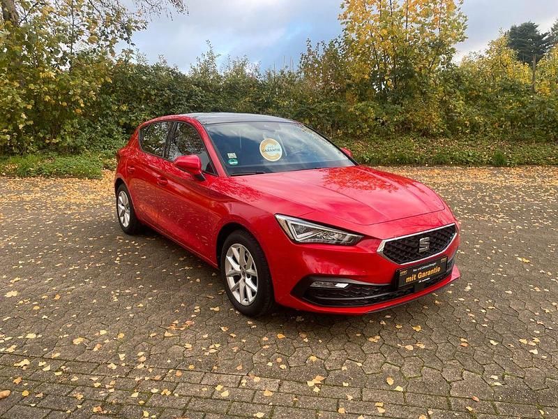 Gebraucht Seat Leon Style 131 PS (96 kW) 2021 Rot Limousine