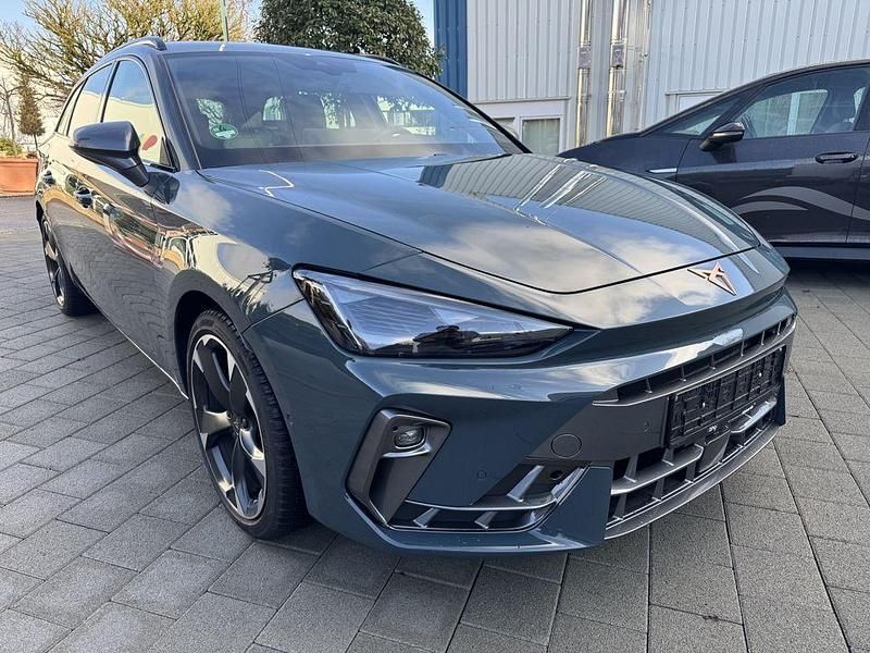 Grau Gebraucht 2025 Cupra Leon Limousine | 29.999 € (Superpreis) - Bild 1/4