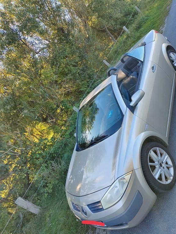Beige Gebraucht 2003 Renault Mégane Cabriolet Cabrio | 1.950 € - Bild 1/4