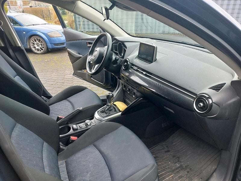 Gebraucht Mazda 2 105 PS (77 kW) 2015 Blau Kleinwagen