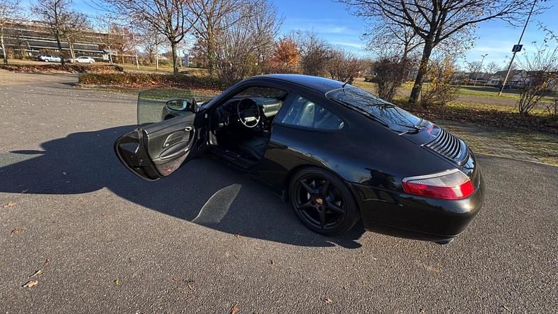 Schwarz Gebraucht 2000 Porsche 911 Carrera Coupé | 27.911 € - Bild 1/4