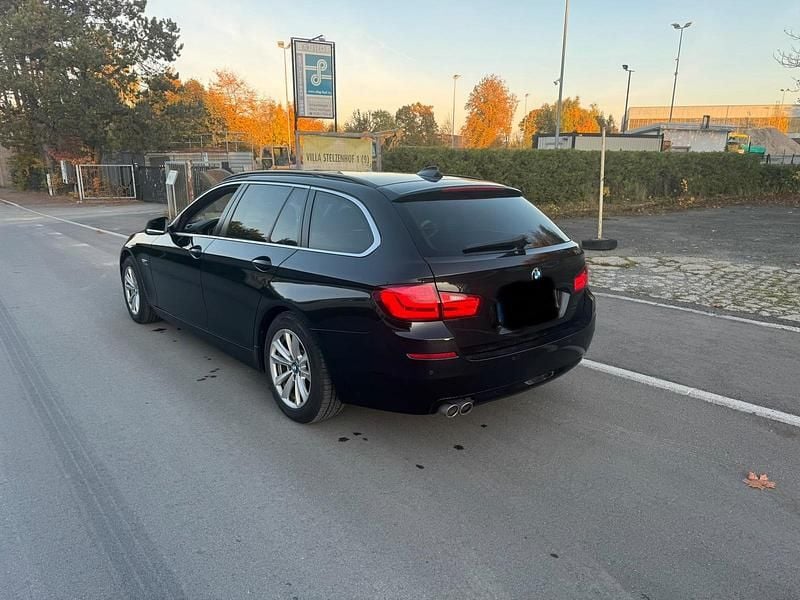 Gebraucht BMW 520 184 PS (135 kW) 2012 Schwarz Kombi