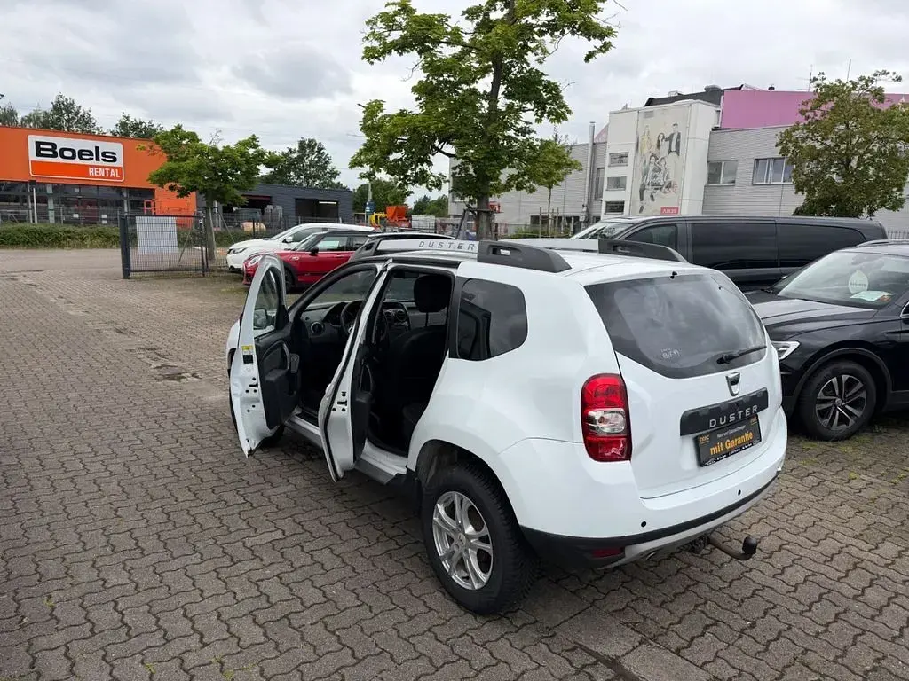 Gebraucht Dacia Duster Black Shadow 109 PS (80 kW) 2017 Weiß SUV