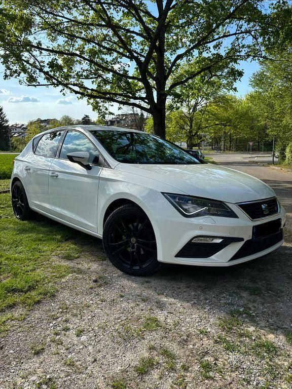 Second-hand Seat Leon FR 150 CP (110 kW) 2017 Alb Berlinǎ