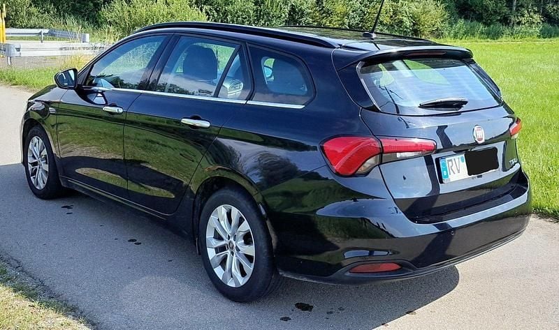 Schwarz Gebraucht 2017 Fiat Tipo Kombi | 10.000 € (Etwas zu teuer) - Bild 1/4