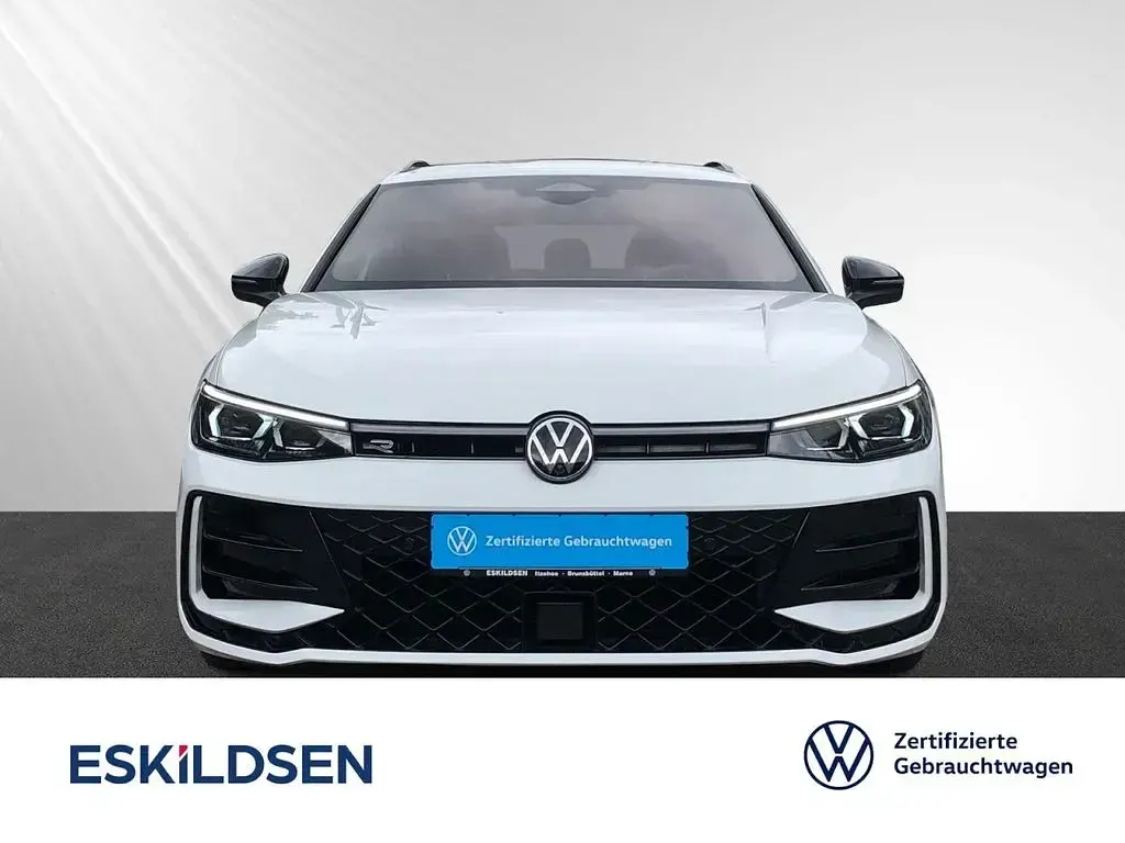 Gebraucht VW Passat IQ Drive 150 PS (110 kW) 2025 Weiß Limousine
