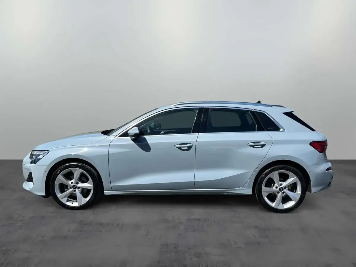 Gebraucht Audi A3 Advanced Plus 150 PS (110 kW) 2025 Pfeilgrau perleffekt Limousine