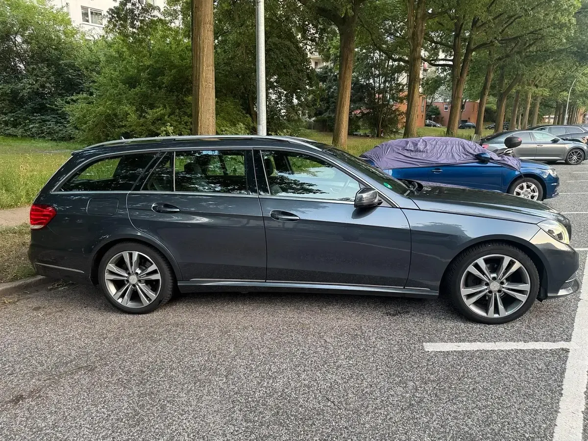 Gebraucht Mercedes E220 170 PS (125 kW) 2013 Grau Kombi