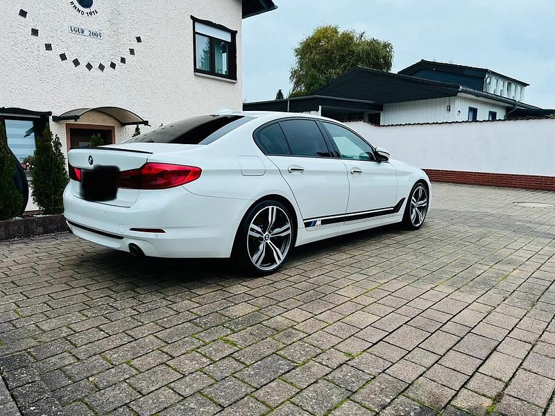 Gebraucht BMW 520 190 PS (139 kW) 2017 Weiß Limousine