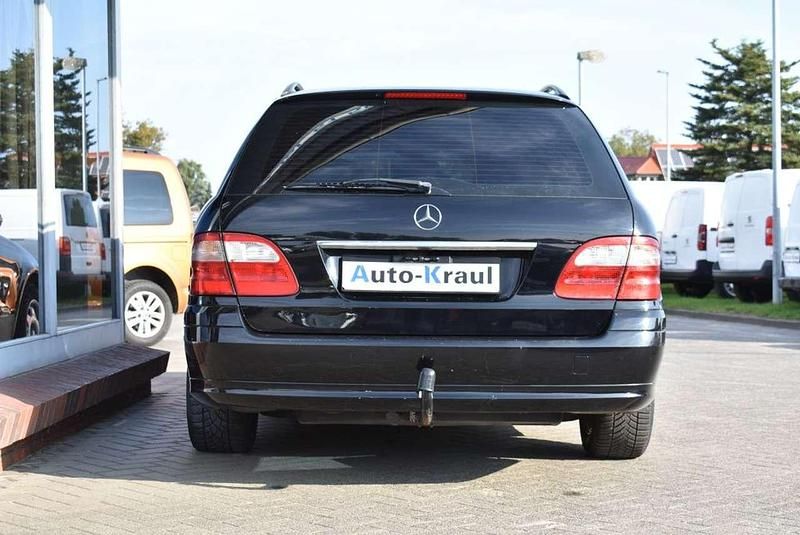 Gebraucht Mercedes E200 Classic 163 PS (119 kW) 2004 Schwarz Kombi