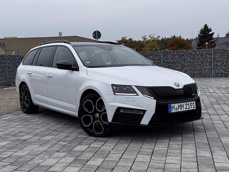 Weiß Gebraucht 2020 Skoda Octavia RS Kombi | 17.700 € (Fairer Preis) - Bild 1/4