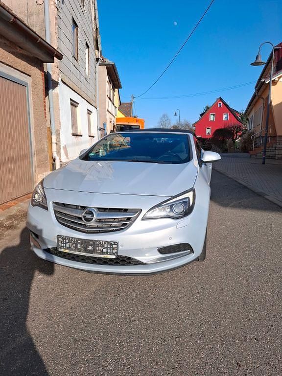 Gebraucht Opel Cascada Innovation 165 PS (121 kW) 2013 Weiß Cabrio