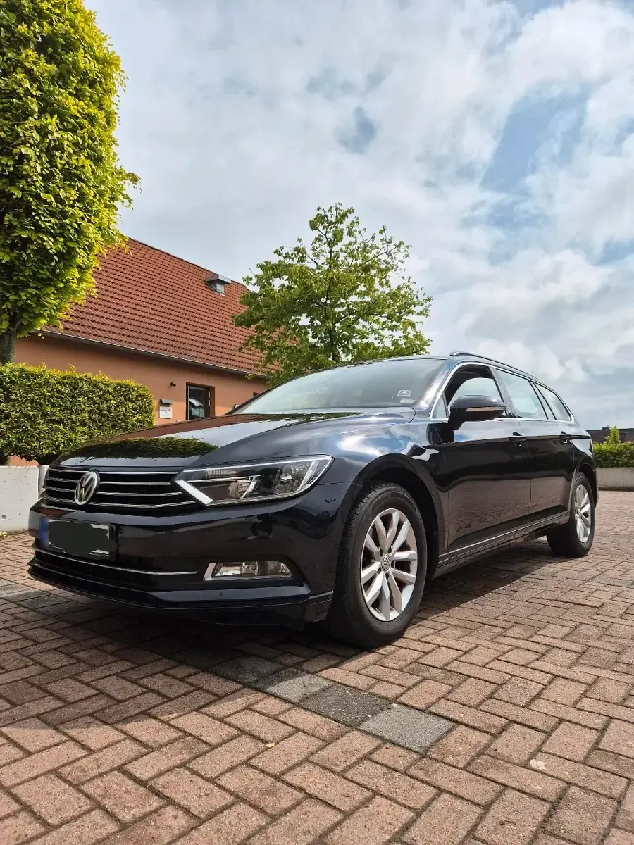 Second-hand VW Passat Trendline 150 CP (110 kW) 2016 Negru Break