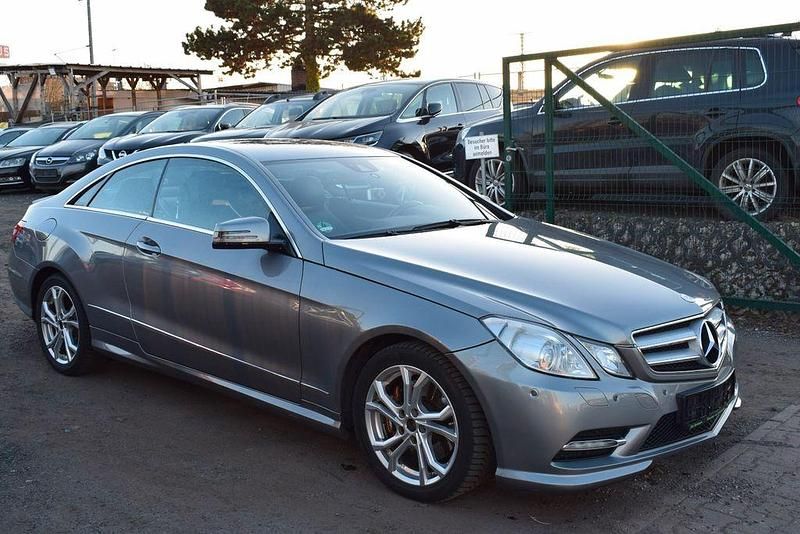 Gebraucht Mercedes E250 204 PS (150 kW) 2012 Silber Coupé