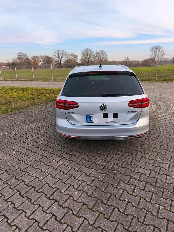 Gebraucht VW Passat Highline 190 PS (139 kW) 2016 Silber Kombi