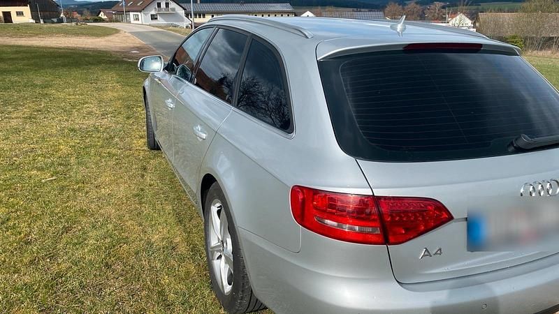 Gebraucht Audi A4 160 PS (117 kW) 2011 Silber Kombi
