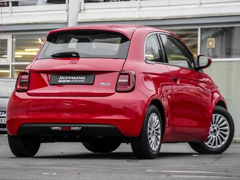 Gebraucht Fiat 500e Red 69 kW (95 PS) 2022 Rot Limousine