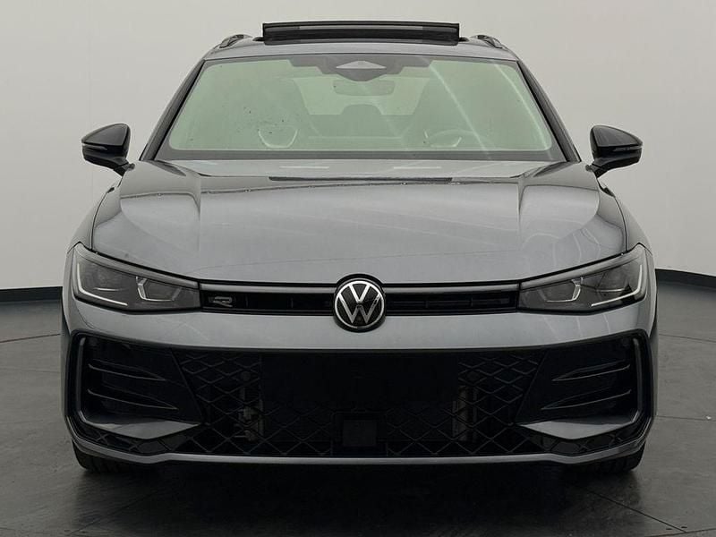 Neu VW Passat R-line 193 PS (141 kW) 2026 Grenadilla black metallic Kombi