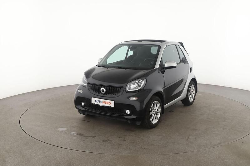 Schwarz Gebraucht 2018 Smart ForTwo Cabrio Basis Cabrio | 17.140 € (Fairer Preis) - Bild 1/3