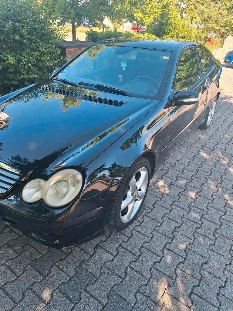 Gebraucht Mercedes C220 150 PS (110 kW) 2005 Schwarz Coupé