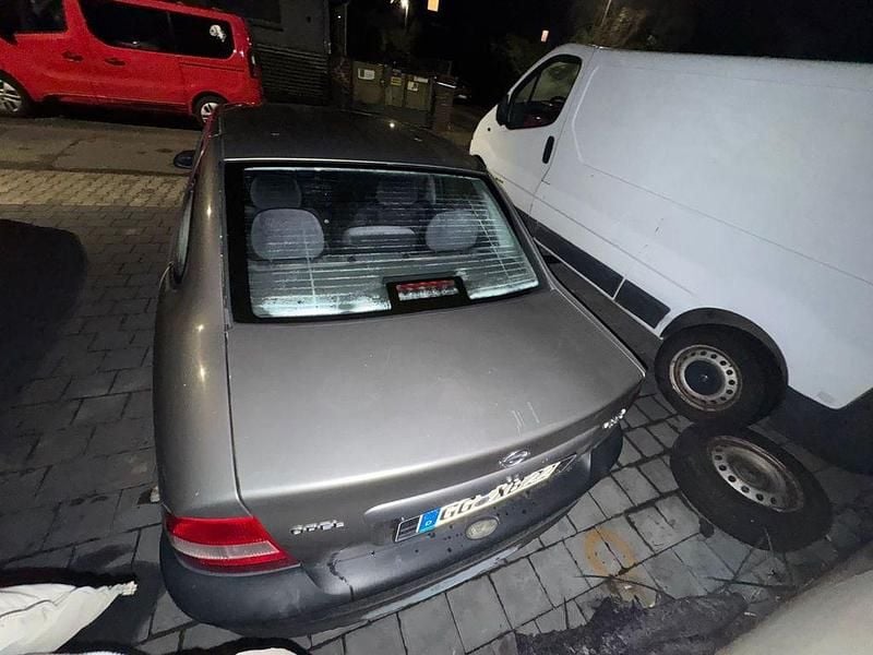 Gebraucht Opel Vectra 101 PS (74 kW) 1998 Limousine