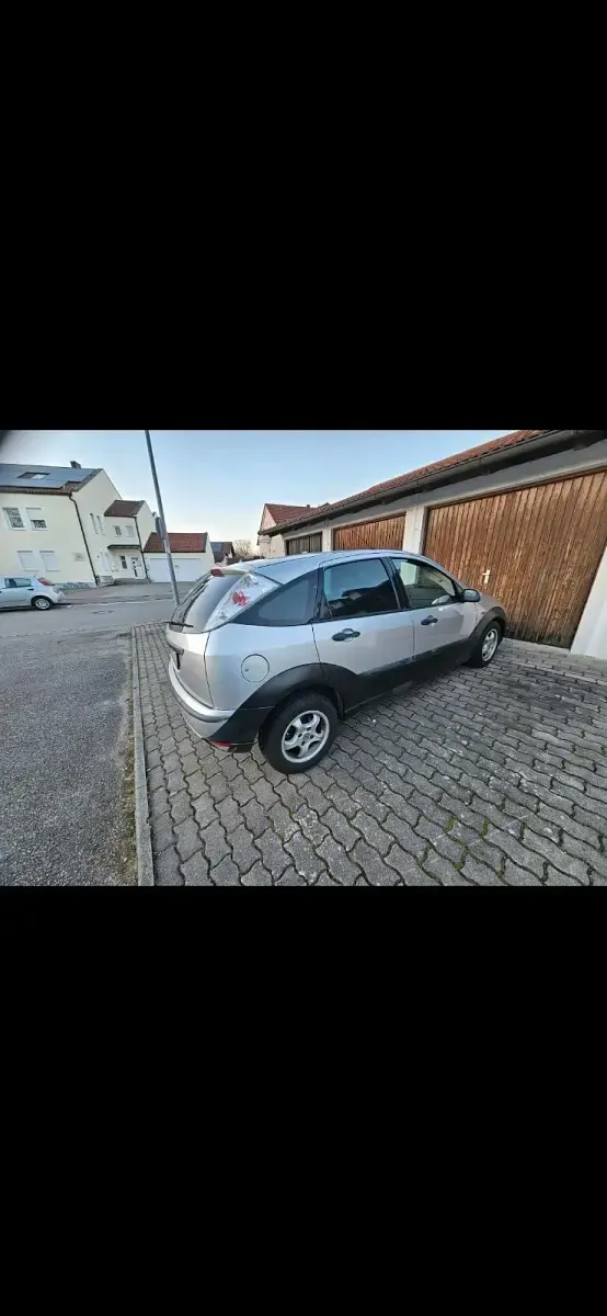 Usado Ford Focus 2003 Plateado Berlina