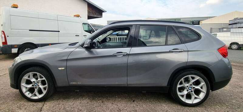 Space grau Gebraucht 2010 BMW X1 SUV | 5.999 € (Superpreis) - Bild 1/4