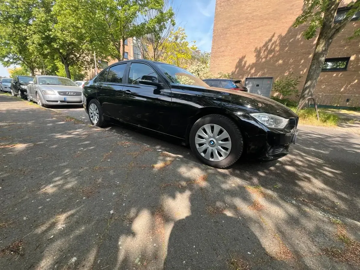 Second-hand BMW 320 184 CP (135 kW) 2012 Negru Berlinǎ