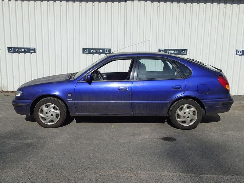 Gebraucht Toyota Corolla 110 PS (80 kW) 2001 Blau Limousine