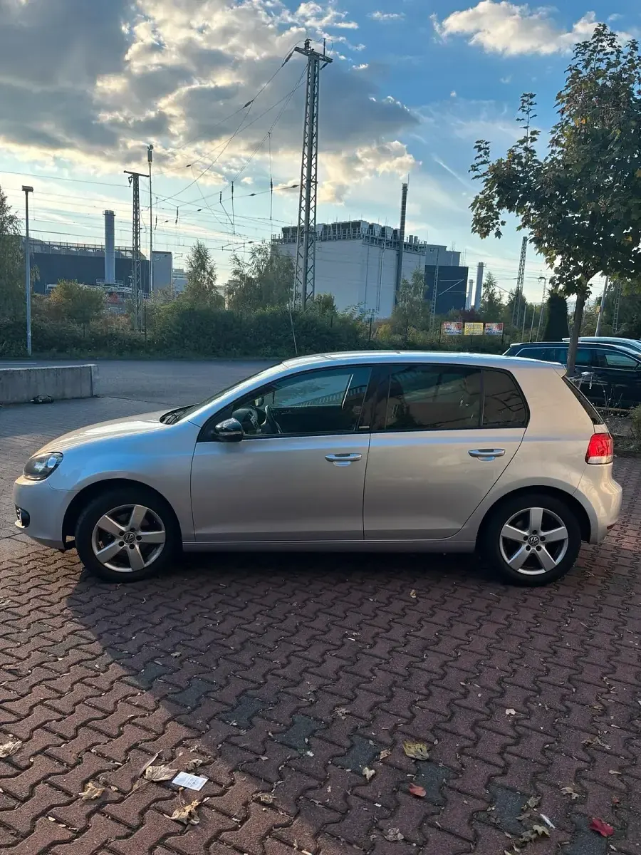 Gebraucht VW Golf VI 86 PS (63 kW) 2011 Silber Kleinwagen