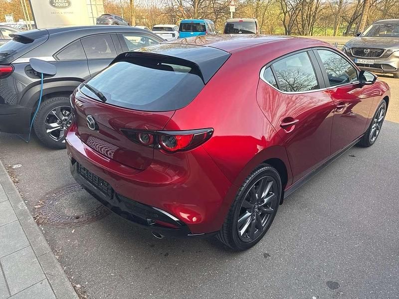 Gebraucht Mazda 3 Selection 122 PS (89 kW) 2022 Magmarot Limousine