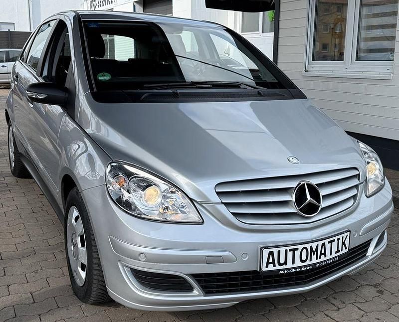 Gebraucht Mercedes B150 95 PS (69 kW) 2006 Silber Van / Kleinbus