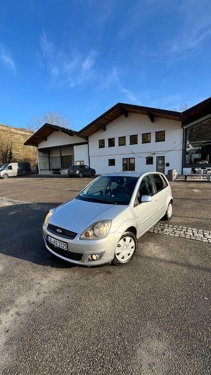 Gebraucht Ford Fiesta Ambiente 80 PS (58 kW) 2008 Grau Limousine