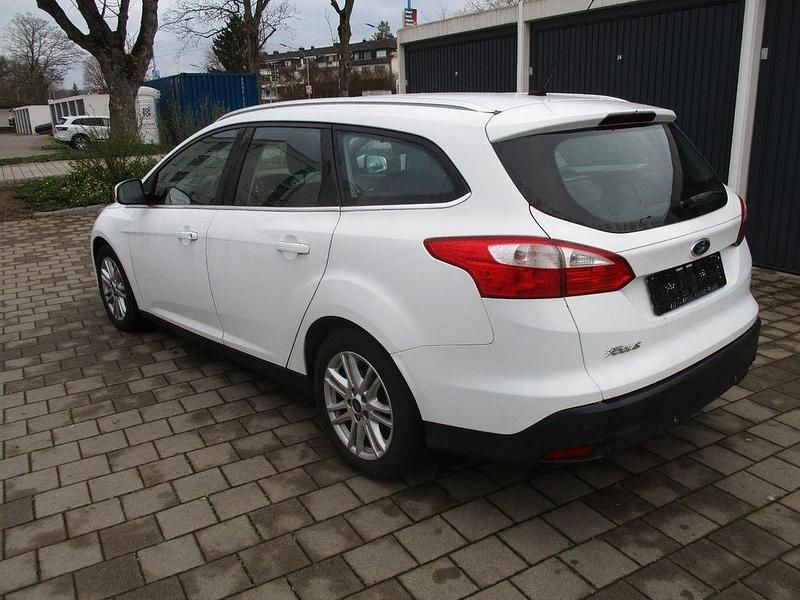 Gebraucht Ford Focus Titanium 116 PS (85 kW) 2011 Weiß Limousine