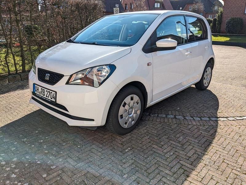 Weiß Gebraucht 2015 Seat Mii Chic Kleinwagen | 5.800 € (Guter Preis) - Bild 1/4