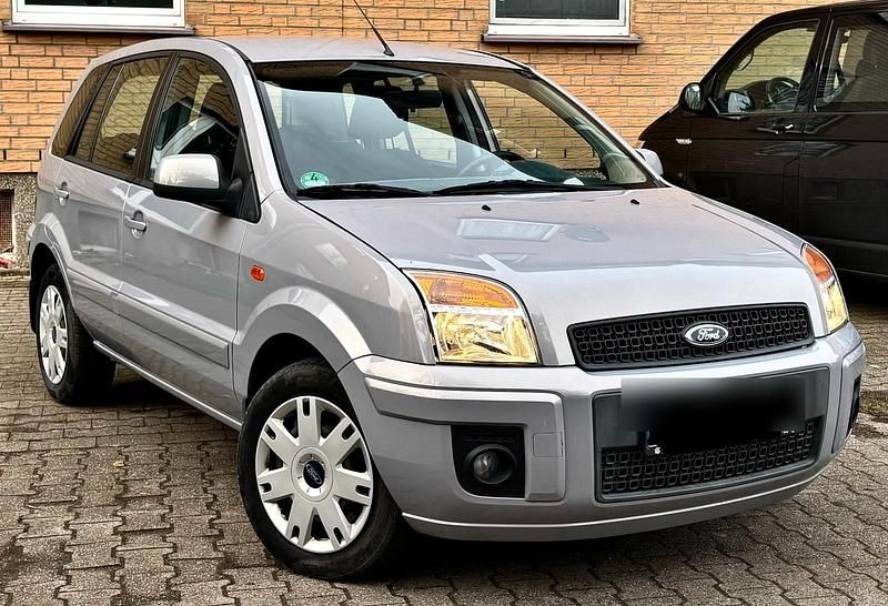 Gebraucht Ford Fusion 80 PS (58 kW) 2011 Grau Kleinwagen