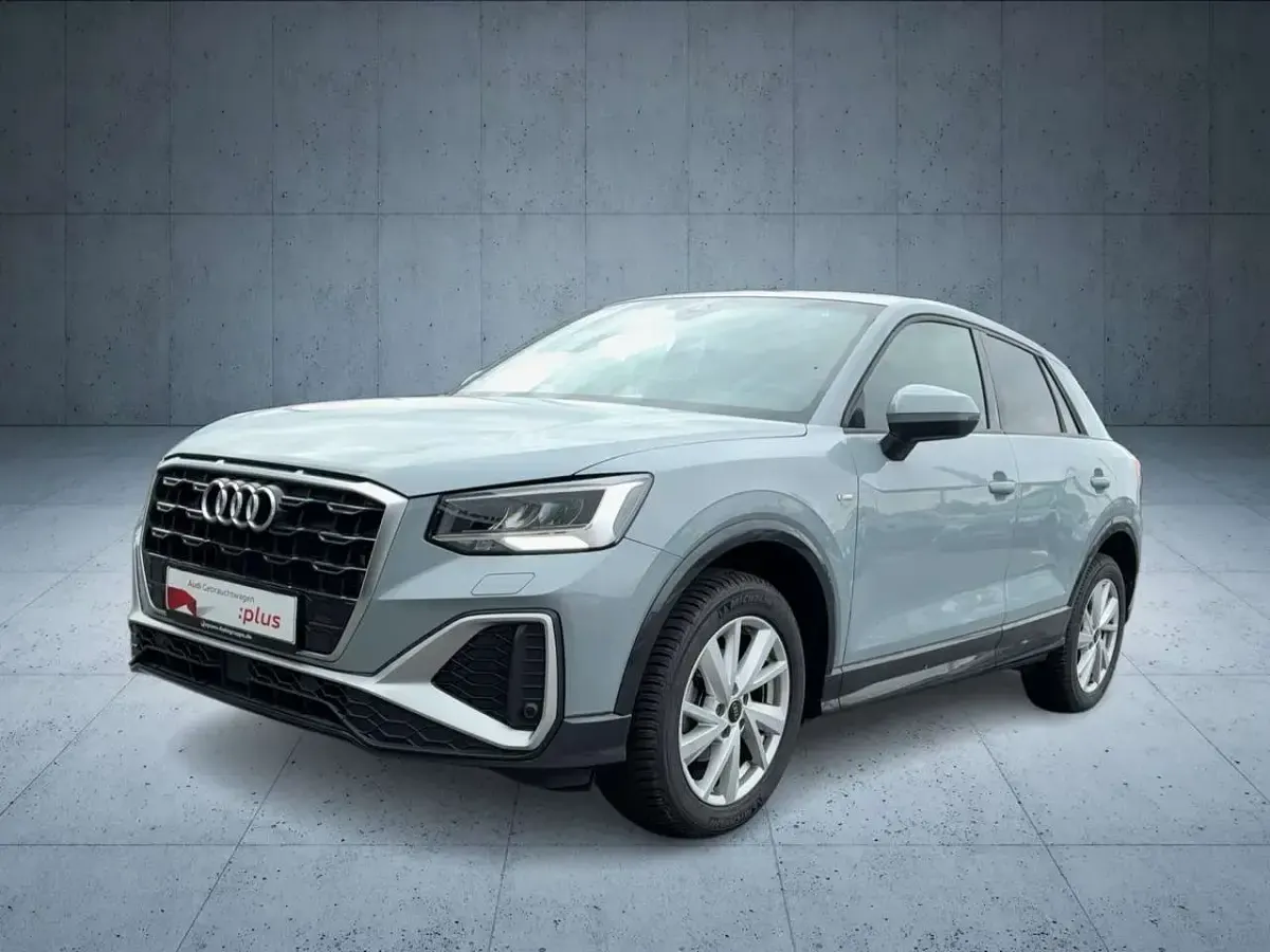 Gebraucht Audi Q2 S-Line 150 PS (110 kW) 2025 Grau SUV