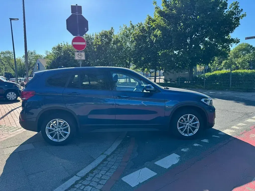 Gebraucht BMW X1 Advantage 136 PS (100 kW) 2022 Blau SUV