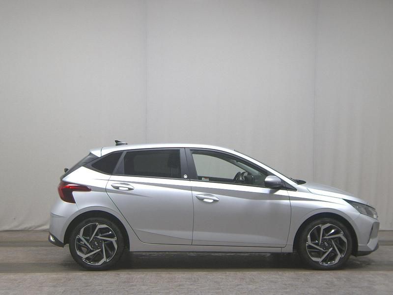 Gebraucht Hyundai i20 101 PS (74 kW) 2022 Silber Kleinwagen