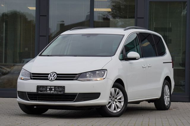 Pure white Gebraucht 2017 VW Sharan Comfortline Van / Kleinbus | 20.980 € (Fairer Preis) - Bild 1/4