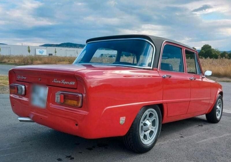Rot Gebraucht 1977 Alfa Romeo Giulia Super Limousine | 15.500 € - Bild 1/4