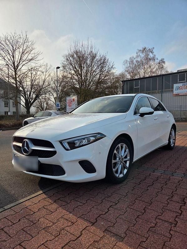 Gebraucht Mercedes A200 163 PS (119 kW) 2018 Weiß Limousine