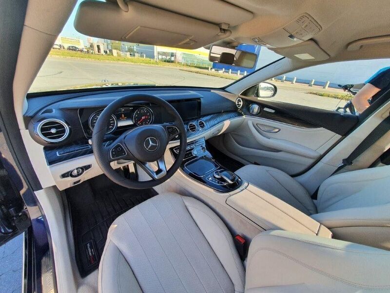 Blau Gebraucht 2017 Mercedes E300 Limousine | 29.155 € (Guter Preis) - Bild 1/4