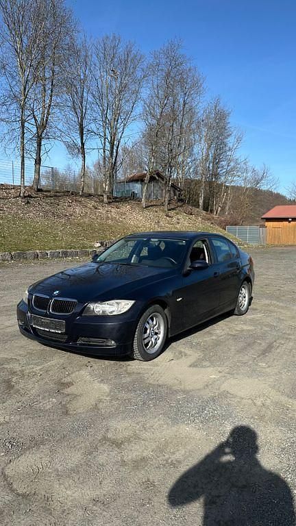 Gebraucht BMW 320 150 PS (110 kW) 2006 Blau Limousine